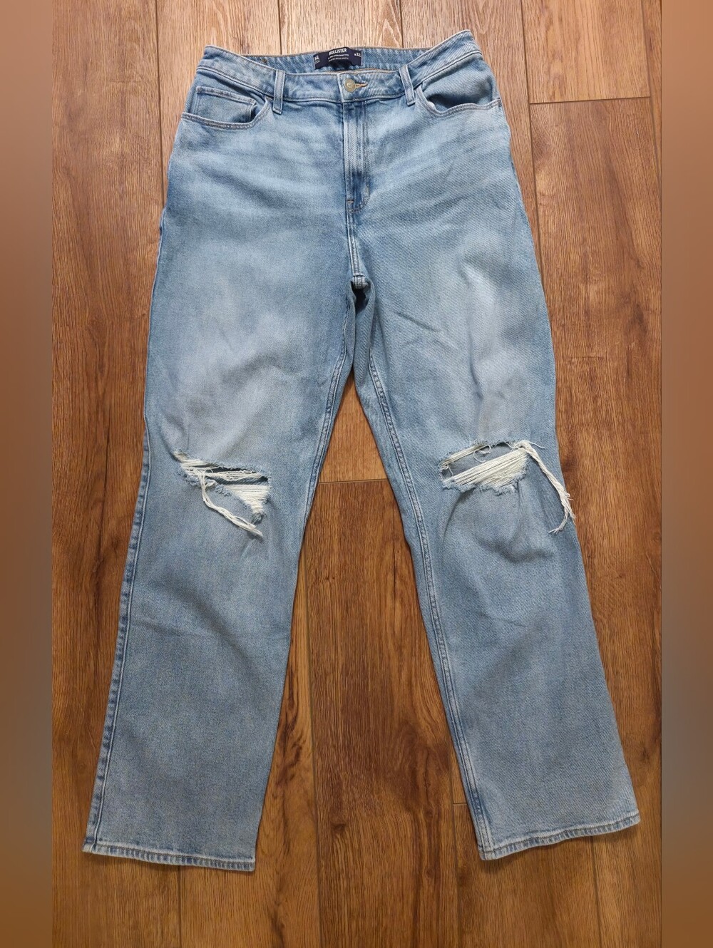 Hollister Ultra Light Wash High-Rise Dad Distressed Jeans
